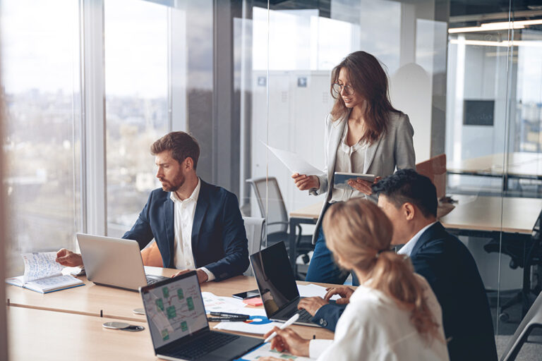 Abmahnungen wegen Wettbewerbsverstößen: Rechtsanwalt Moritz Strate gibt Tipps zum Schutz für Unternehmen